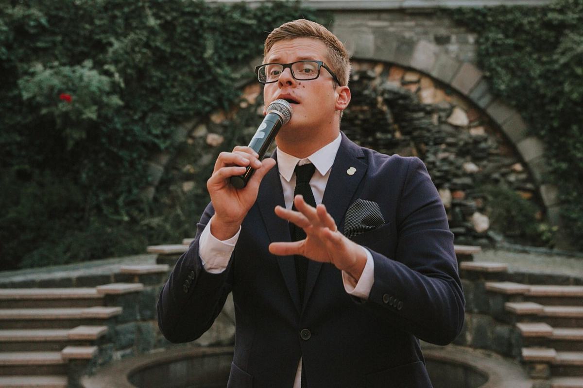 Valerij Mitejko hosting a wedding